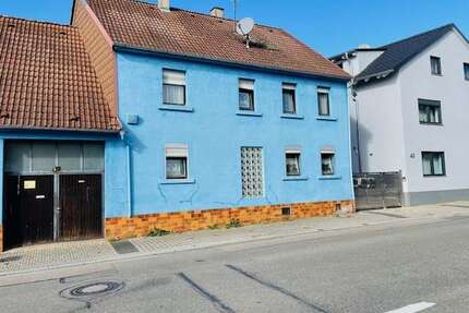 Haus zum Kaufen in Oberhausen-Rheinhausen 229.000,00 € 135 m²