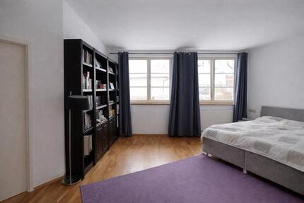 Stadthaus zu vermieten - 1.150,00&nbsp;EUR Kaltmiete, ca.&nbsp; 210,00&nbsp;m&sup2; in Suhl (PLZ: 98527)