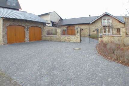 Haus zum Mieten in Mechernich - Floisdorf 2.250,00 € 230 m²