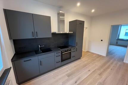 Provisionsfrei: Alles NEU & 4,38 % Rendite! 2-Zimmer-Altbau-Wohnu - Nürnberg Gleißhammer