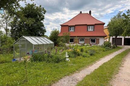 Platz für die ganze Familie ! Einfamilienhaus im Grünen und doch Ruck-zuck in der Stadt! - Ansbach Kammerforst
