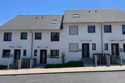 Haus zum Mieten in Eisingen 1.800,00 € 120.04 m²