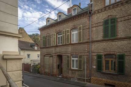Haus zum Kaufen in Wiesbaden 569.000,00 € 290 m²