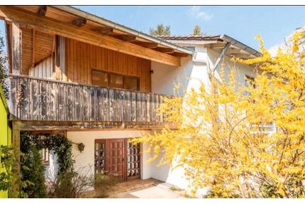 Geräumige Doppelhaushälfte in Söcking mit großem Garten - Starnberg