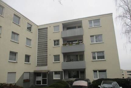 3 Zimmer mit Balkon u. EBK, neu renoviert, 2. OG, Fröndenberg-Mühlenberg, Paul-Löbe-Straße 34