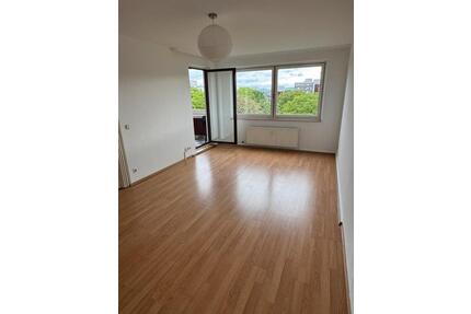 Helle 2-Zimmer-Wohnung mit Balkon in Frankfurt-Bonames - Frankfurt am Main