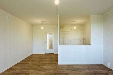 Wohnung zum Mieten in Freital 521,86 € 77.89 m²