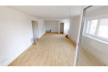 Großzügige, lichtdurchflutete Wohnung mit großer Terrasse - Möglingen