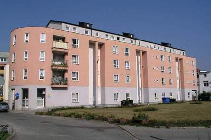 2-Raum mit Balkon und Fahrstuhl - Crimmitschau