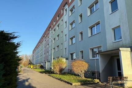 Blick ins Grüne inklusive - 510,00&nbsp;EUR Kaltmiete, ca.&nbsp; 80,60&nbsp;m&sup2;&nbsp;Wohnfl&auml;che in Wilkau-Haßlau (PLZ: 08112)