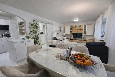 DOPPELTES WOHNUNGSANGEBOT, SOFORT BEZUGSFREI - Stuttgart