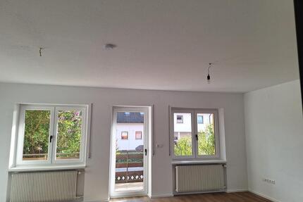 Großes Mietshaus Wohnung in Lengendfeld (Amberg) - Kümmersbruck