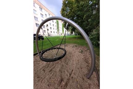 Möblierte 3-Raum Wohnung mit EBK, Waschautomat und Badewanne Achtung Sanierung in 2026 !!! - Nünchritz