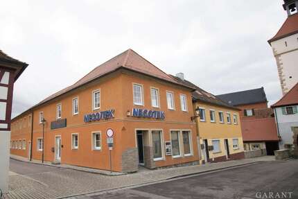 Haus zum Kaufen in Uffenheim 495.000,00 € 550 m²