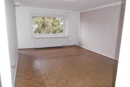 teilsanierte 2 Zi-Wohnung im 1.OG mit Balkon in HH-Rahlstedt !Bitte beachten Sie unsere Fragen! - Hamburg