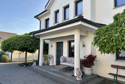 Modernes EFH, 5 Zi.,173m² Wfl. , 828 m² Grund, Photovoltaik, KfW40 - Dachsbach Rauschenberg