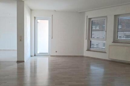 Zentrale 3,5-Zimmer Wohnung mit Balkon, Büro & Garage - Schwäbisch Gmünd