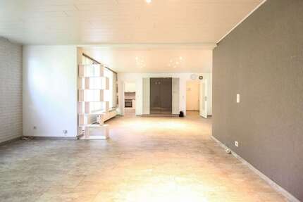 Wohnung zum Kaufen in Krefeld 279.000,00 € 121.27 m²
