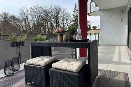 Möblierte 2-Zi.-Wohnung mit großem Südbalkon, Aufzug & TG-Stellplatz - direkt an den Pasing Arcaden - Muenchen Pasing-Obermenzing