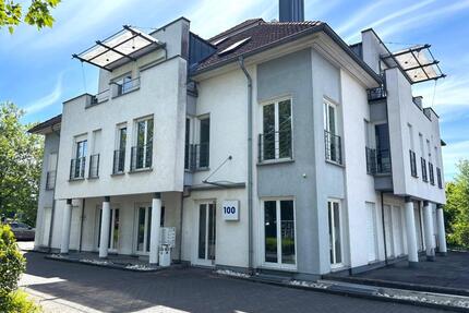 Stilvolle Dachgeschoss-Bürofläche in Aßlar mit 254m² auf zwei Ebenen Büro Praxis