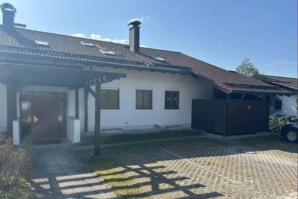 Ferienwohnung Nähe Chiemsee! - 216.000,00&nbsp;EUR Kaufpreis, ca.&nbsp; 44,00&nbsp;m&sup2;&nbsp;Wohnfl&auml;che in Grabenstätt (PLZ: 83355) Winkl