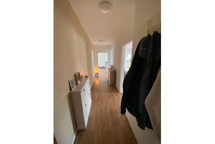 Dachgeschosswohnung - 830,00&nbsp;EUR Kaltmiete, ca.&nbsp; 90,00&nbsp;m&sup2; in Barßel (PLZ: 26676)