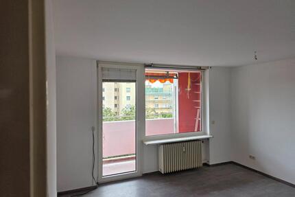 Modernisierte 3-Zimmer-Wohnung mit Balko, Aufzug & Innenpool - Stein