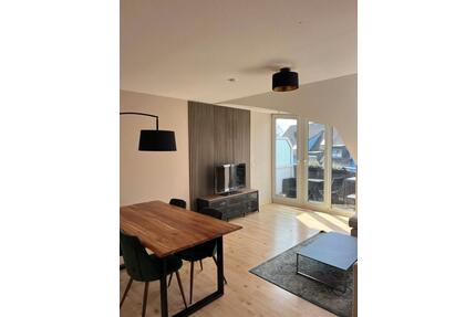 Helle 3-Zimmer-Dachgeschosswohnung mit Balkon, Stellplatz & EBK i - Wuppertal Cronenberg