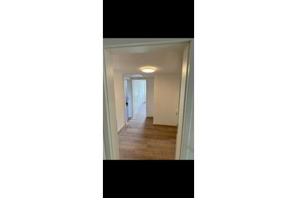 Wohnung zu vermieten in Vöhl - 800,00&nbsp;EUR Kaltmiete, ca.&nbsp; 92,00&nbsp;m&sup2; in Korbach (PLZ: 34497)