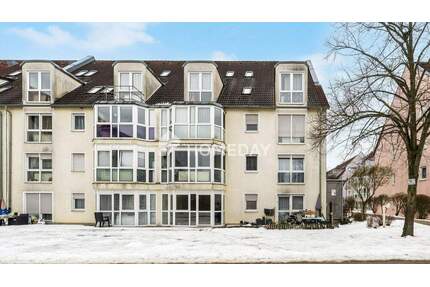 Attraktive Erdgeschosswohnung in gepflegtem Mehrfamilienhaus mit TG-Stellplatz - Nittendorf