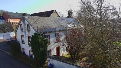 VIEL CHARME, SANIERT, VIEL PLATZ, FERIENWOHNUNG - Basberg
