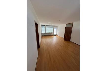 Helle 4-Zimmer-Wohnung mit Balkon zu vermieten - Köln Ehrenfeld