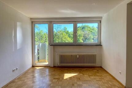 Teilsanierte 3-Zimmer-Wohnung mit Tageslichtbad und Balkon - Kronberg im Taunus