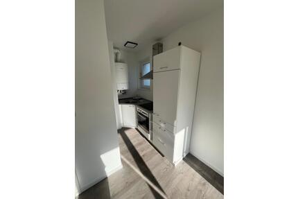 Zell am Main helle 2 Zimmer Wohnung mit Einbauküche und Balkon