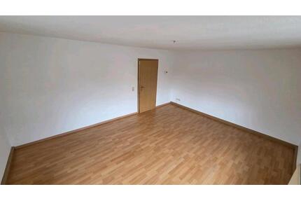 Vermietung einer Wohnung - 350,00&nbsp;EUR Kaltmiete, ca.&nbsp; 75,00&nbsp;m&sup2; in Ebersbach-Neugersdorf (PLZ: 02730)