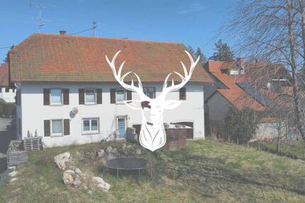 Großzügiges Bauernhaus mit separatem Ökonomieanteil in idyllischer Lage von Ühlingen zu verkaufen - Ühlingen-Birkendorf