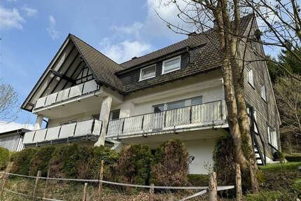 2-FH am Waldrand mit großem Grundstück u. Jagdhütte in Harbecke! - Schmallenberg