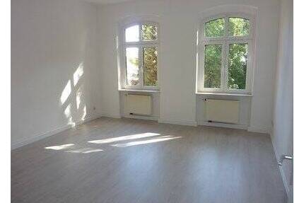 --- Wohnen im Grünen --- - 410,00&nbsp;EUR Kaltmiete, ca.&nbsp; 81,80&nbsp;m&sup2;&nbsp;Wohnfl&auml;che in Weißenfels (PLZ: 06667)