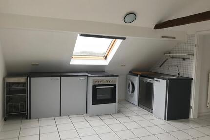 Ruhige 2-Zimmer-Dachgeschosswohnung mit Einbauküche in Selters - Selters (Westerwald)