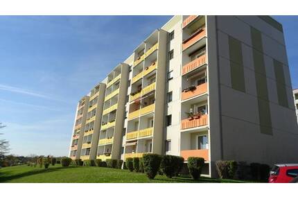 Bereit für Ideen - 3.-R.-Whg. mit Balkon & Weitblick - Crimmitschau