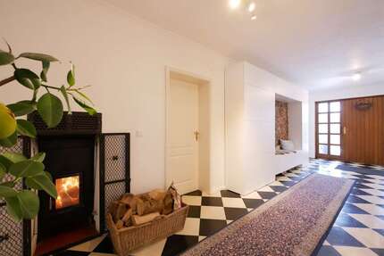 Haus zum Kaufen in Bad Driburg Neuenheerse 369.000,00 € 332.93 m² - Bad Driburg / Neuenheerse