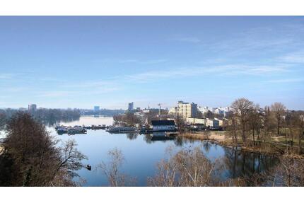 Traumhafte Wohnung am Wasser: 2 Zimmer mit Balkon - Berlin Spandau