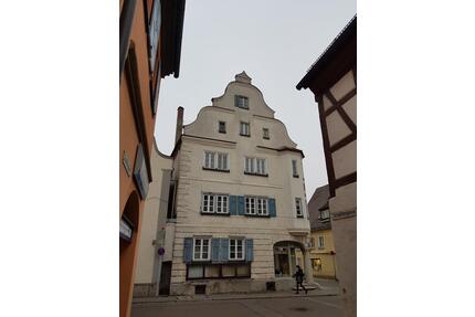 2 Zimmer ZKB 70 qm Einbauküche Erdgeschoss Oettingen Altstadt - Oettingen in Bayern