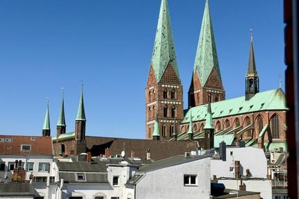 Ab sofort Verfügbar: Helle 4,5-Zimmer-DG-Wohnung mit Fahrstuhl in Top-Altstadtlage (WG-tauglich) - Lübeck Innenstadt