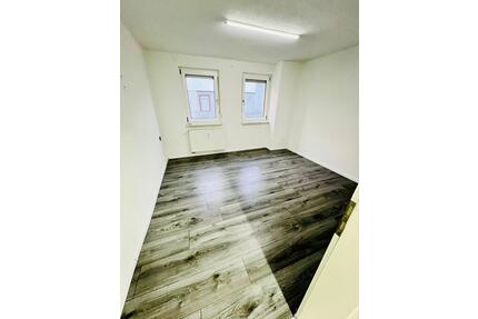Wohnung zur Miete - 950,00&nbsp;EUR Kaltmiete, ca.&nbsp; 100,00&nbsp;m&sup2; in Mosbach (PLZ: 74821)