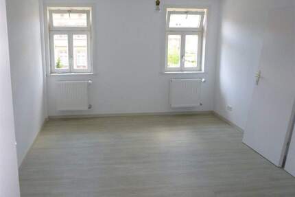 Große 3 Zimmer-Wohnung mit zwei KFZ-Stellplätze - ohne Balkon!!! - Weikersheim