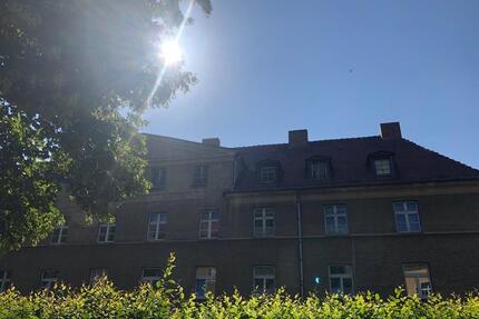 günstige unsanierte EG Wohnung mit Ofenheizung oder Lager - Zittau