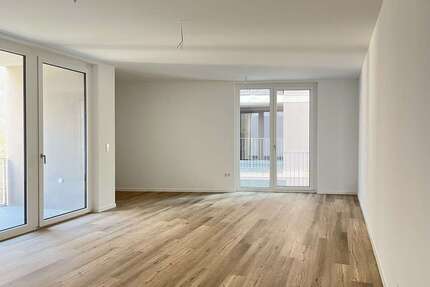 Wohnung zum Mieten in Halle (Saale) 1.565,33 € 120.41 m²