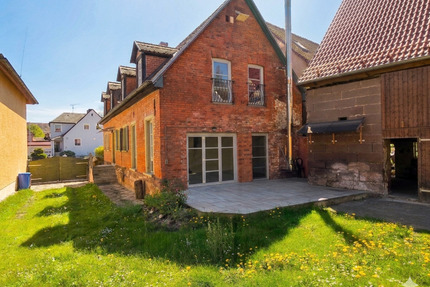 Historisches Wohnhaus in Obernzenn - geschützter Innenhof & überraschend viel Wohnraum auf ca. 160 m² Wohnfläche
