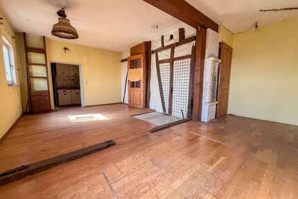 Haus zum Kaufen in Waldbreitbach 97.000,00 € 143 m²